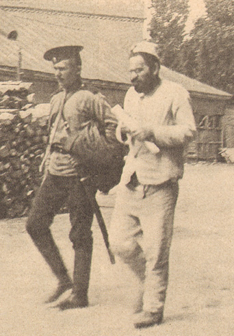 Mendel Beilis leaving court in May 1913, his indictment for ritual murder clasped in his hand. (Photograph courtesy of Edmund Levin.)