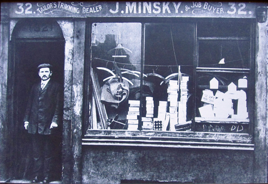 J. Minsky, tailor’s trimmings, Aldgate, East End, ca. 1905. (Courtesy of Jewish East End Celebration Society.)