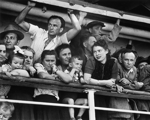 Immigrants arrive at the Haifa Port, ca. 1949–1950. (© Robert Capa, © International Center of Photography/Magnum Photos.)