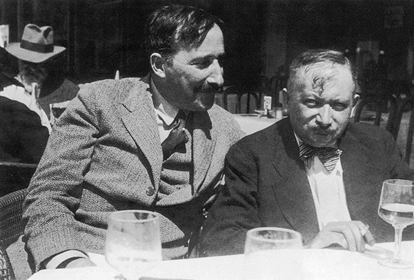 Stefan Zweig and Joseph Roth in Ostend, Belgium, 1936. (Photo by Imagno/ Getty Images, Hulton Archive.) 