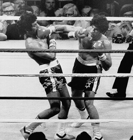 Mike Rossman, right, and Victor Galindez during their championship fight in the New Orlean Superdome, September 1978. (© Bettman Archive.) 