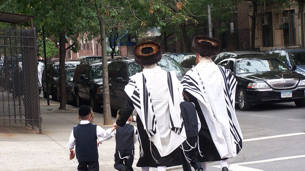 Spinoza in Shtreimels: An Underground Seminar