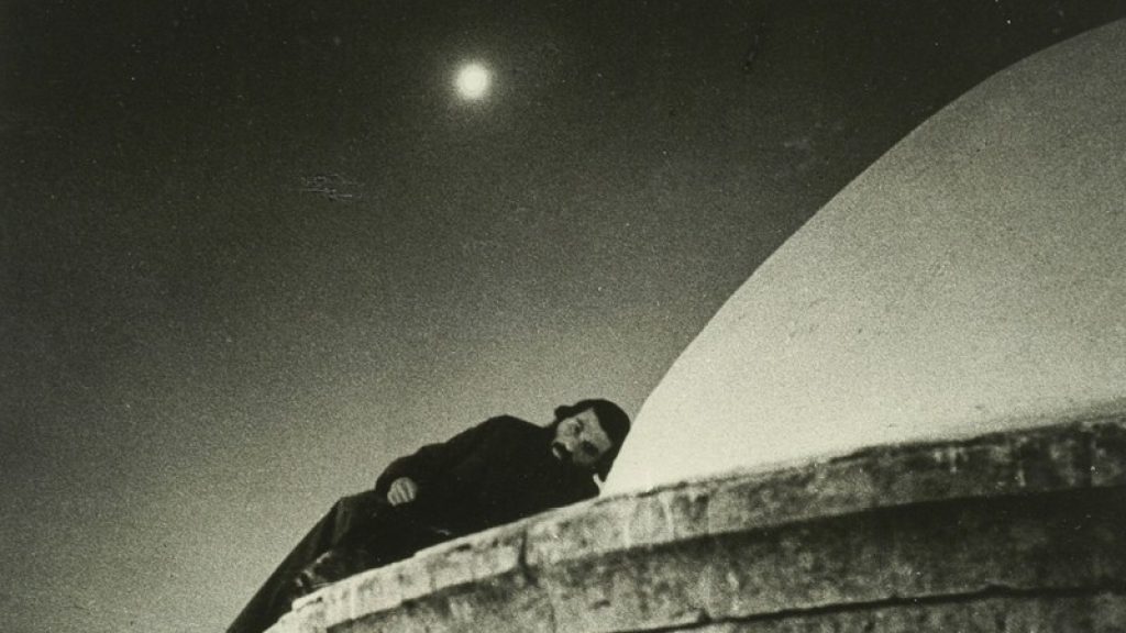 Visiting the Graves of the Righteous: Inns of Molten Blue